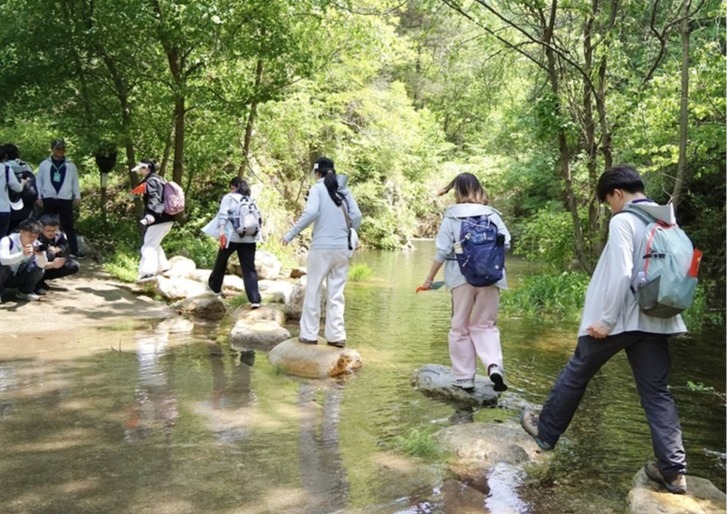 Shandong University Hosts Hiking Event